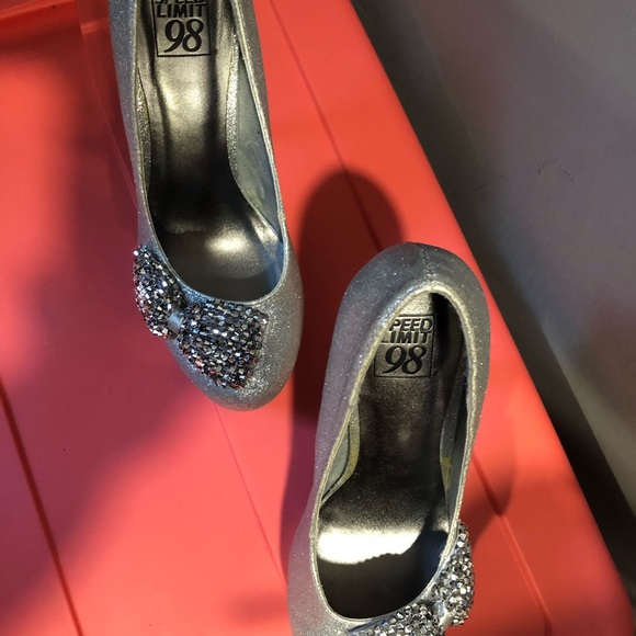 High heels - Picture 2 of 3